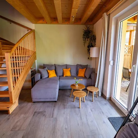 With Terrace, Sauna Near The Border Triangle Tatil Evi *