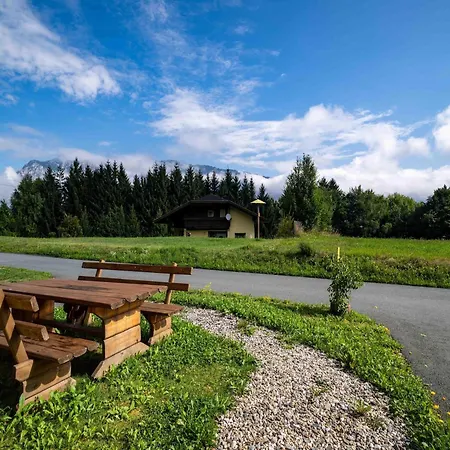 With Terrace, Sauna Near The Border Triangle Tatil Evi *