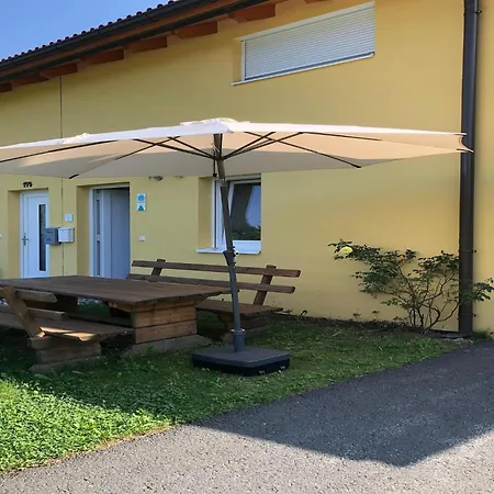 Сasa de vacaciones With Terrace, Sauna Near The Border Triangle *
